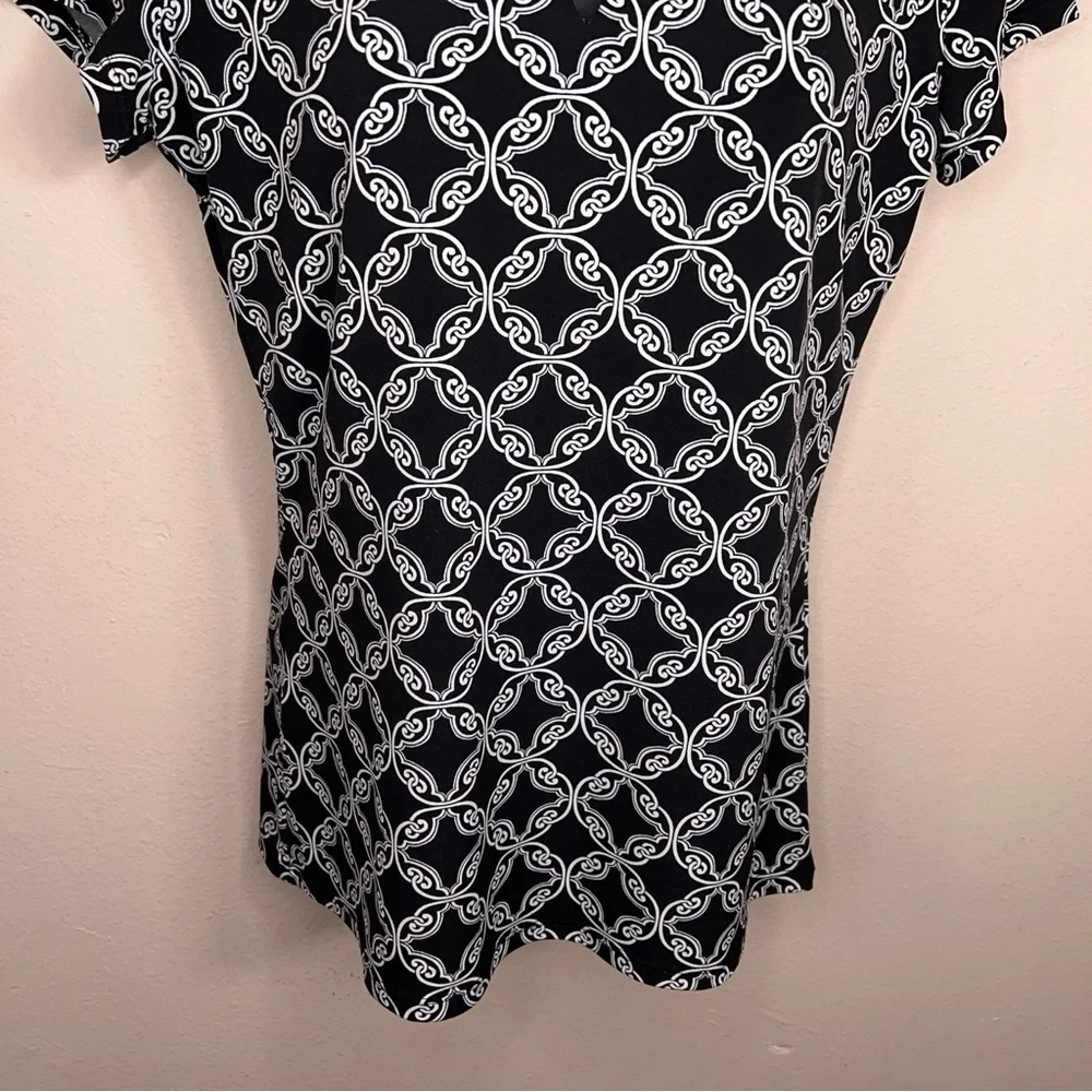 XS White House Black Market Short Sleeve Blouse Stretch Geometric Print